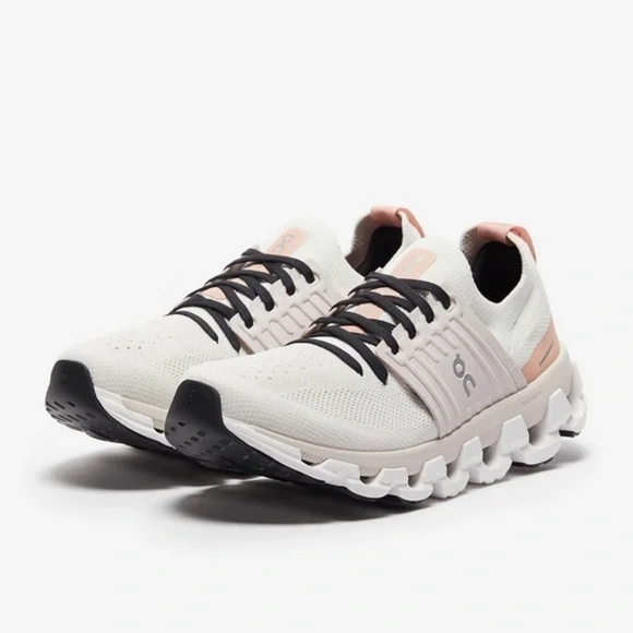 On Running Shoes - EUC ON Cloud Cloudswift 3 Running Shoes Sneakers in Ivory / Rose (Cream / Pink)